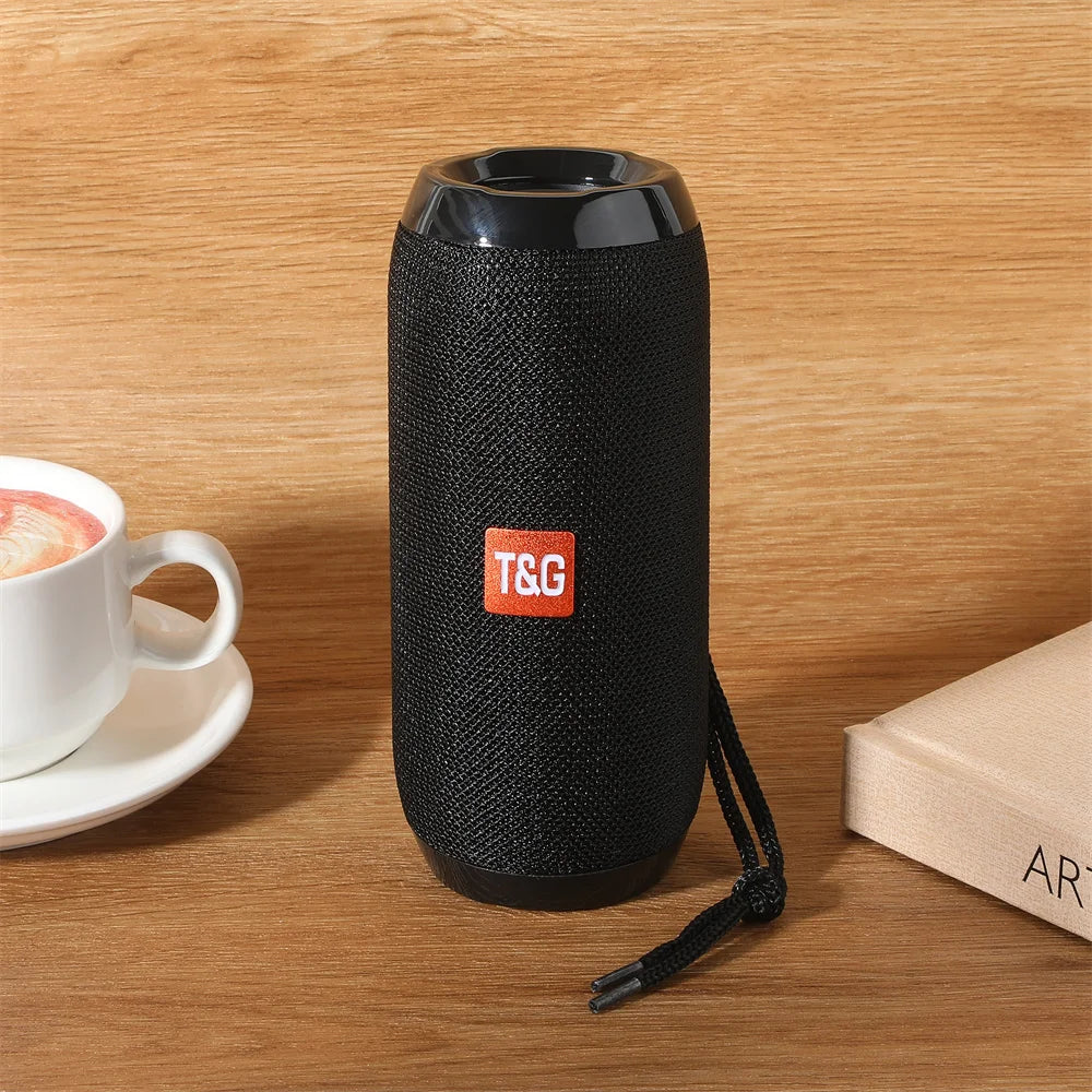 Tragbarer kabelloser Bluetooth-Lautsprecher, Musikbox mit Klangwiedergabe, Subwoofer, FM-Radio und Freisprechfunktion