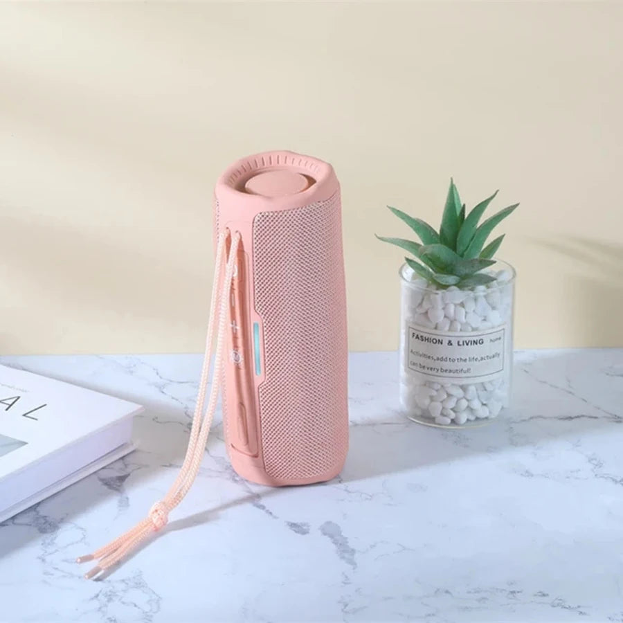 Tragbarer kabelloser Bluetooth-Lautsprecher, Musikbox mit Klangwiedergabe, Subwoofer, FM-Radio und Freisprechfunktion