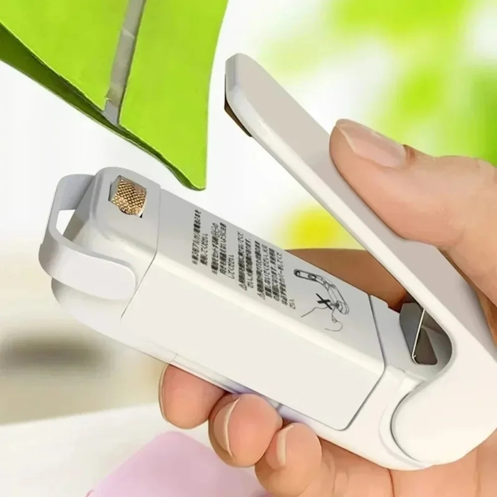 Snack Sealer Snack Bag Clip kitchen Food Sealing Machine Small Household Snacks Moisture-Proof Food Sealing Artifact Easy To use