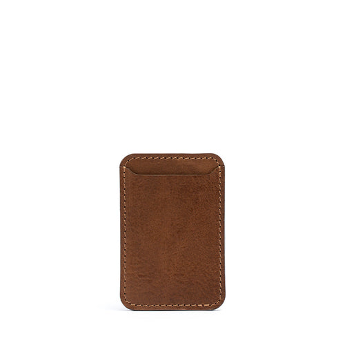 Full-Grain Leather Wallet compatible with MagSafe - Classic in brown, handcrafted from premium vegetable-tanned leather.